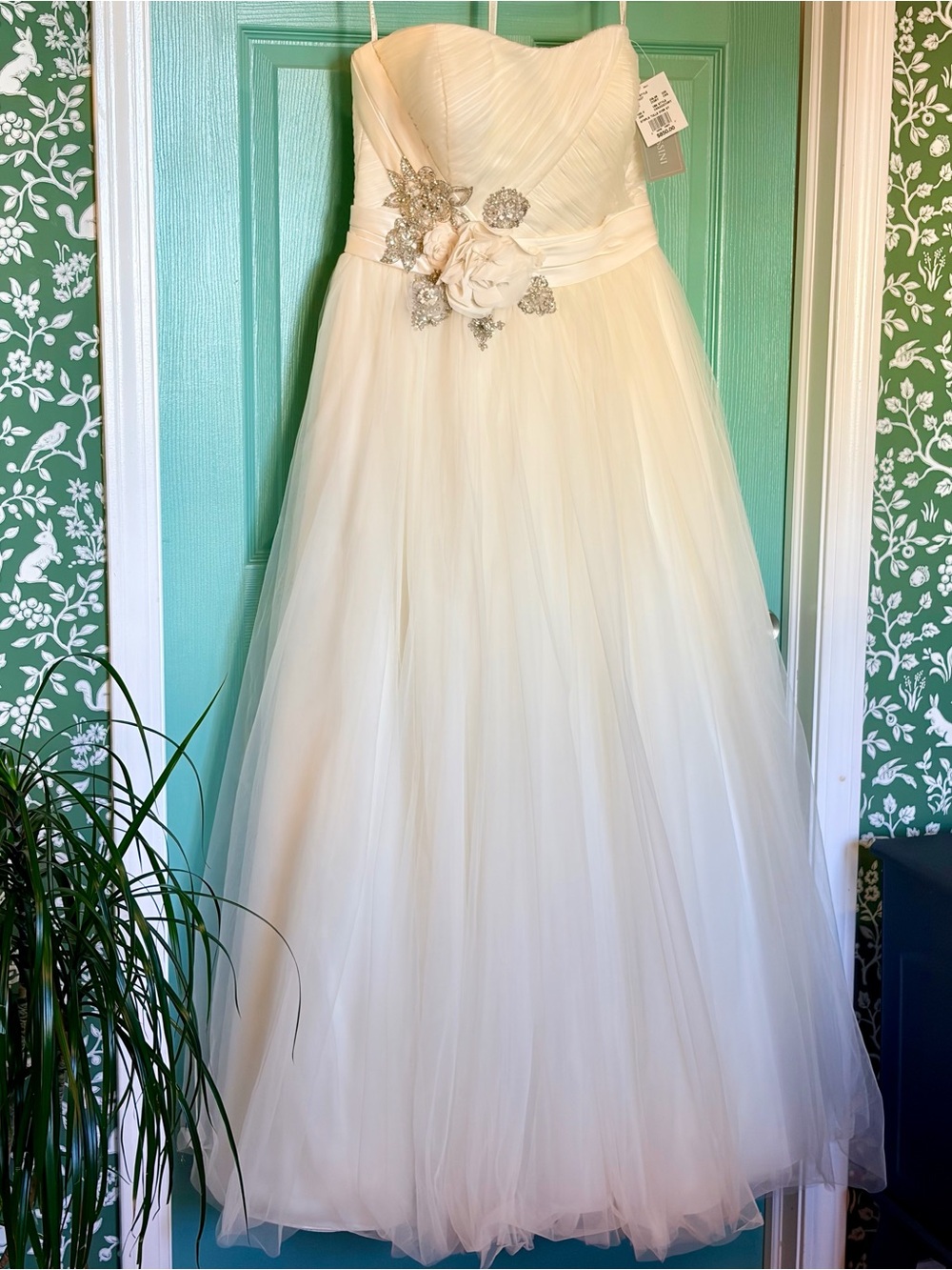 NWT Oleg Cassini Ivory Strapless Tulle Wedding Gown with Floral and Crystal Belt